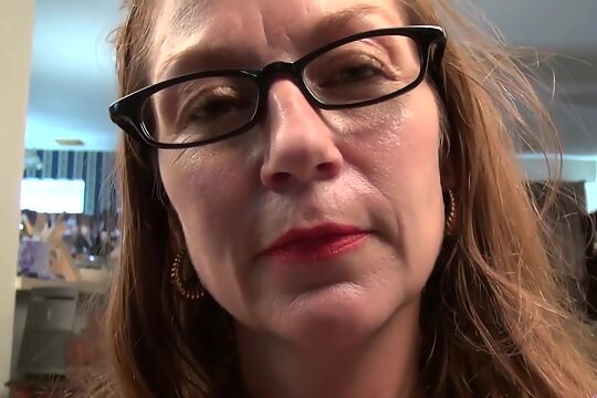  XXX - Your Secretary Isabella Aims To Please You